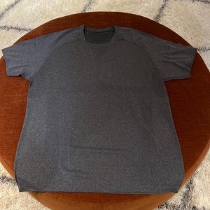 Mens lululemon t-shirt